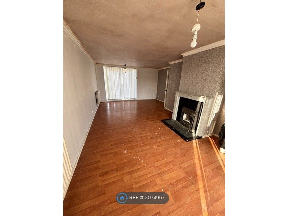 Property photo 1 of 8 Lounge