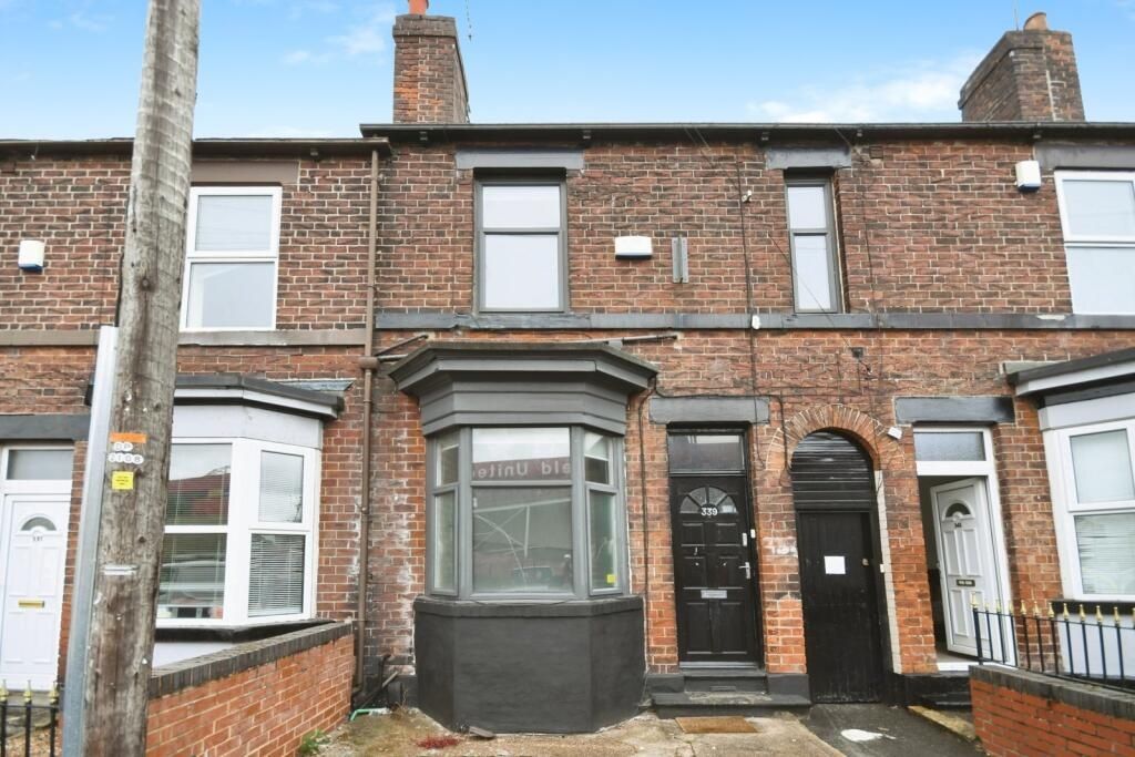 Property photo 1 of 11 Brick-Fronted Terraced House With Bay Window And c...