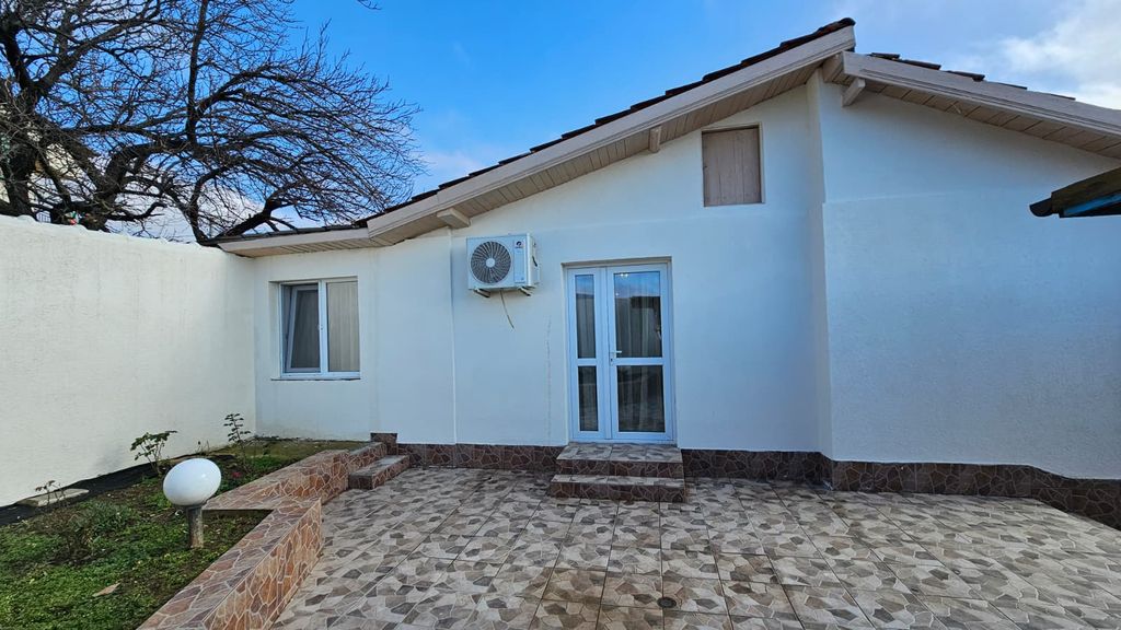 Property photo 2 of 30