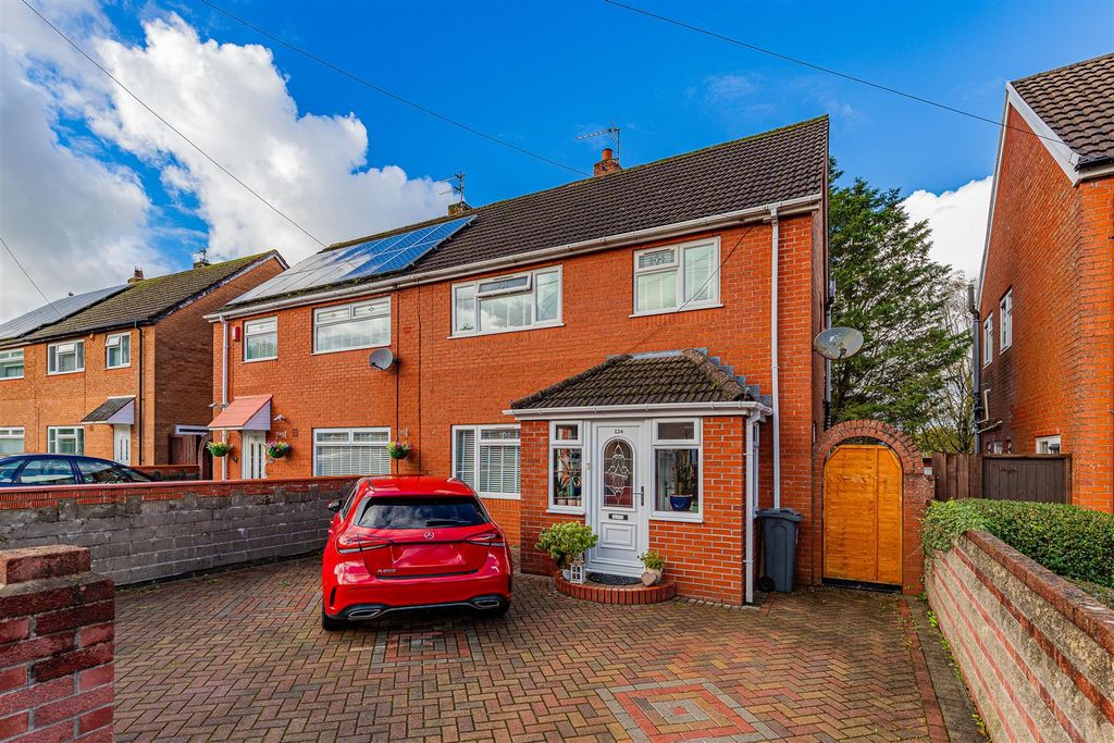 3 bed property for saleHeol Carnau, Ely, Cardiff CF5