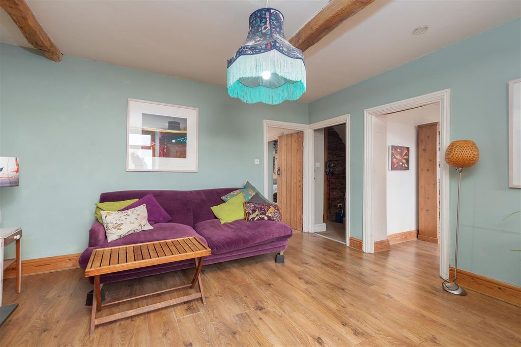 Property photo 3 of 32