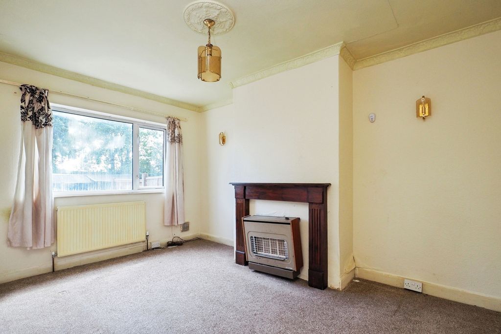 Property photo 3 of 18 Dining Room