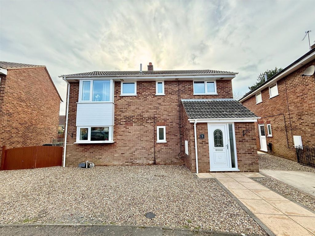 Property photo 1 of 17 Front