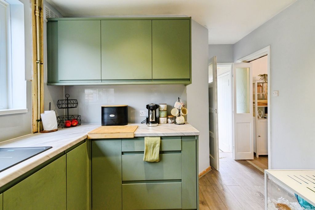Property photo 3 of 16 Kitchen