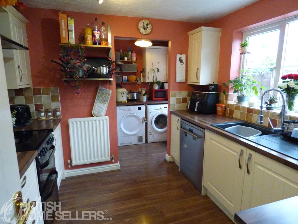 Property photo 2 of 21 Picture No. 10