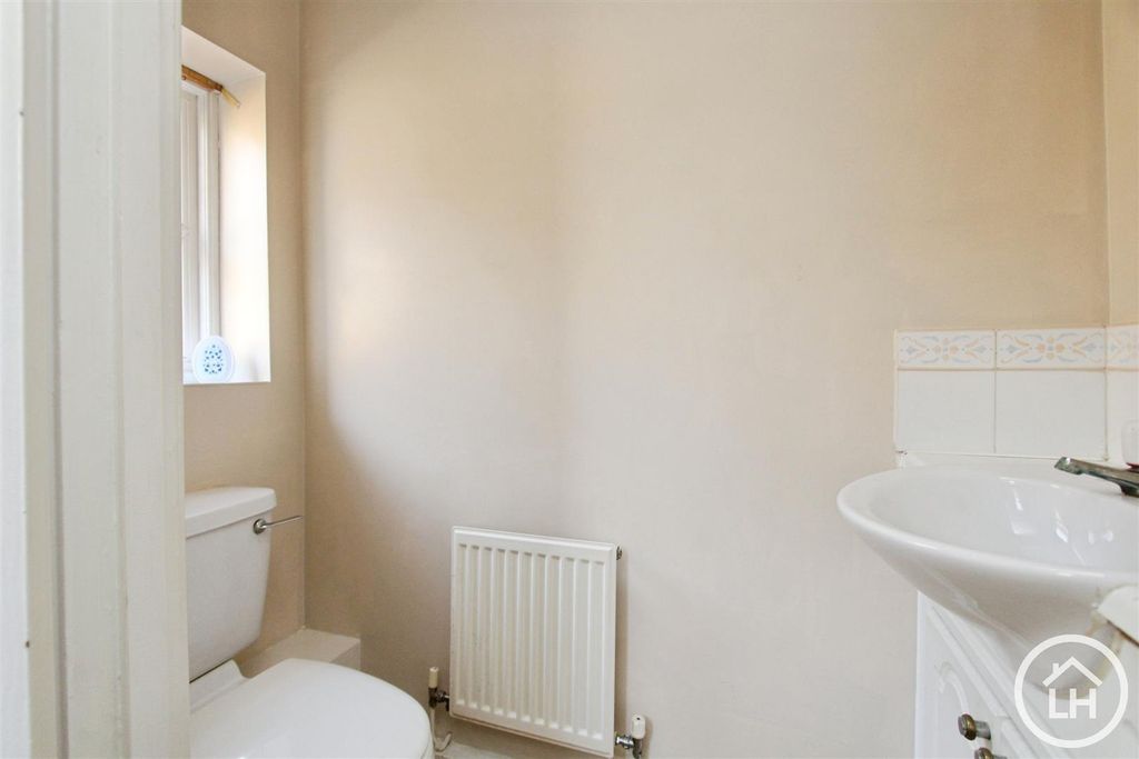 Property photo 2 of 11 W/C
