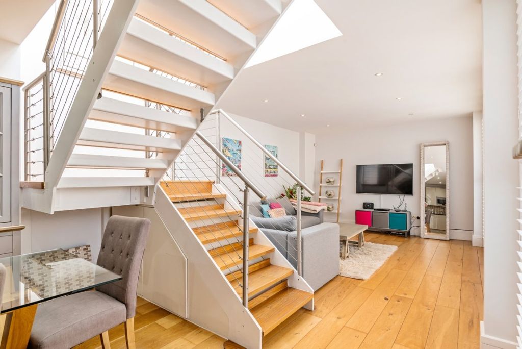 Property photo 1 of 8 882050(3)