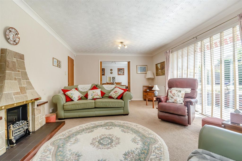 Property photo 3 of 23
