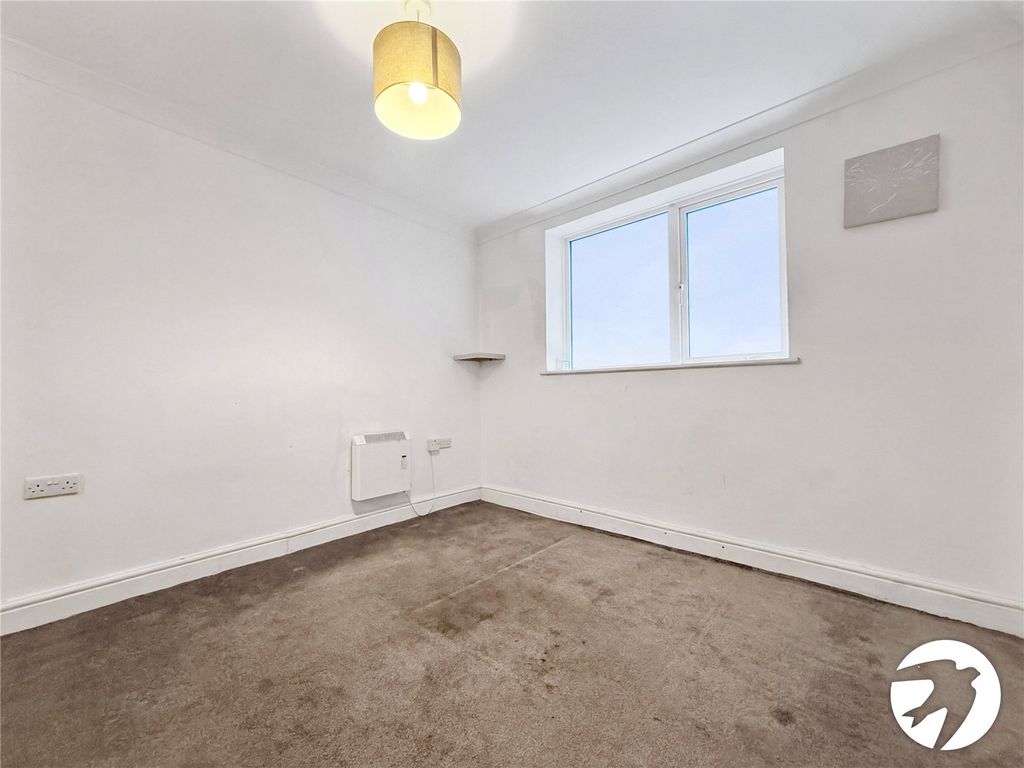 Property photo 3 of 8 Picture No. 14