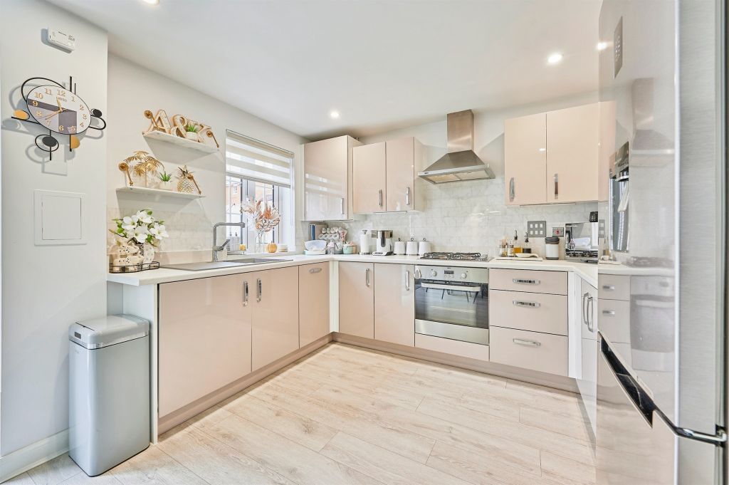 Property photo 3 of 17