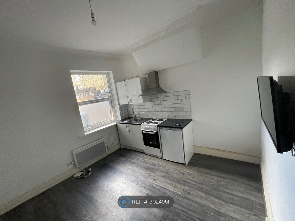 Property photo 1 of 2