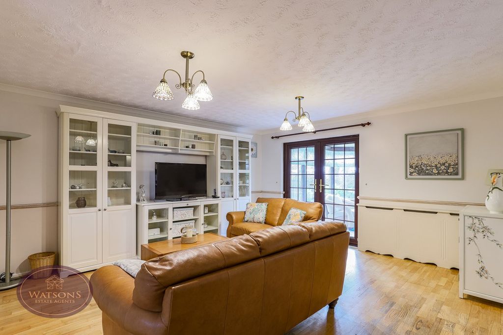 Property photo 2 of 35