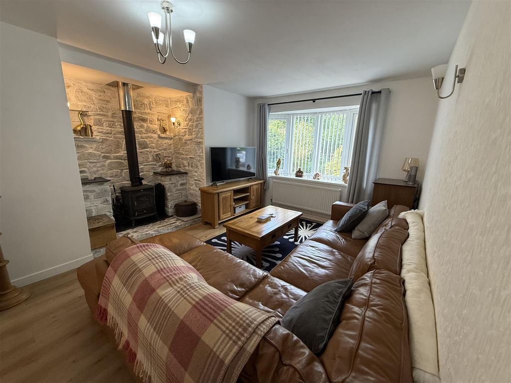 Property photo 3 of 51 Living Room