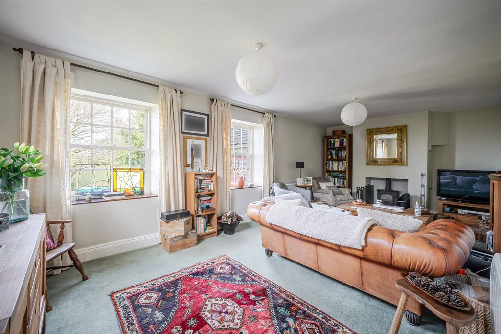 Property photo 2 of 12 Sitting Room