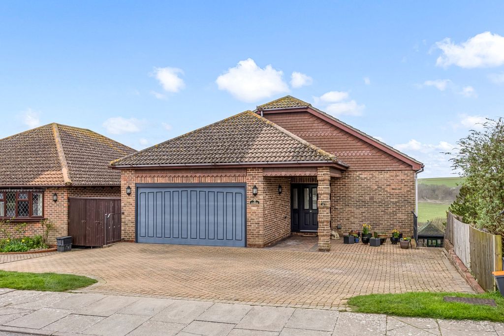 Property photo 3 of 35