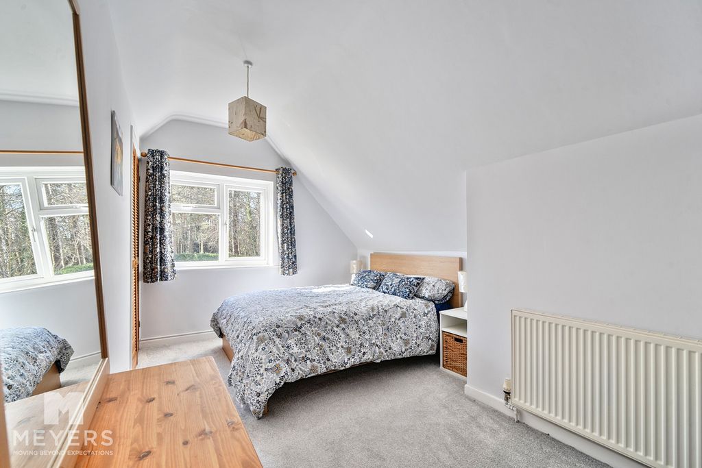 Property photo 3 of 24