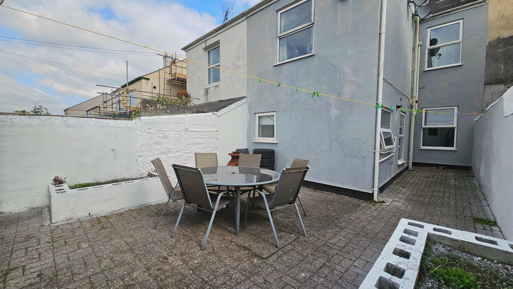 Property photo 2 of 12 Rear Garden