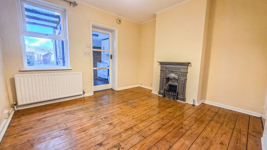 Property photo 3 of 16 Picture No. 06