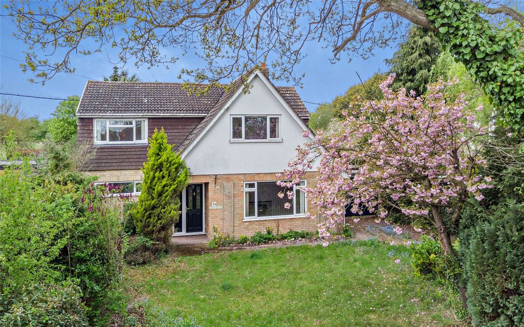 Property photo 2 of 22 Eastfields