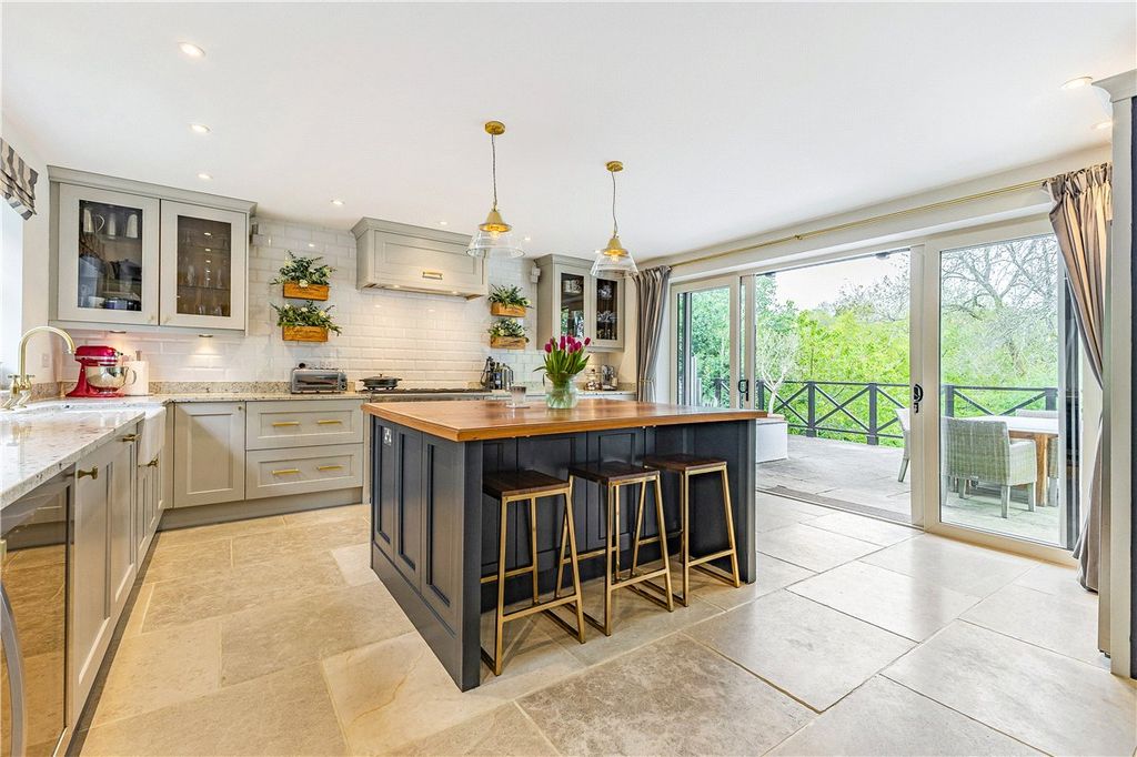 Property photo 3 of 45 Kitchen/Breakfast Rm