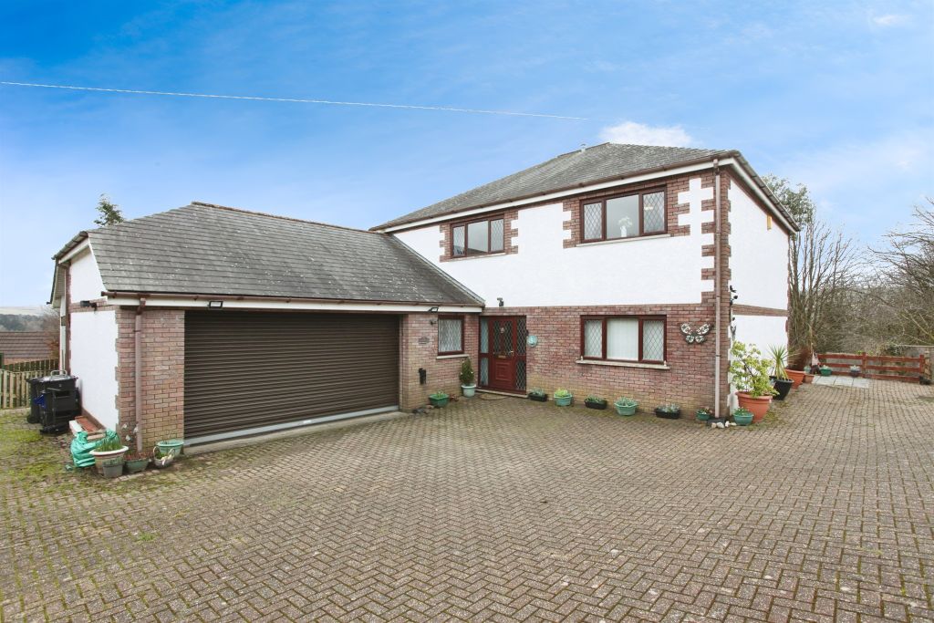 Property photo 2 of 34