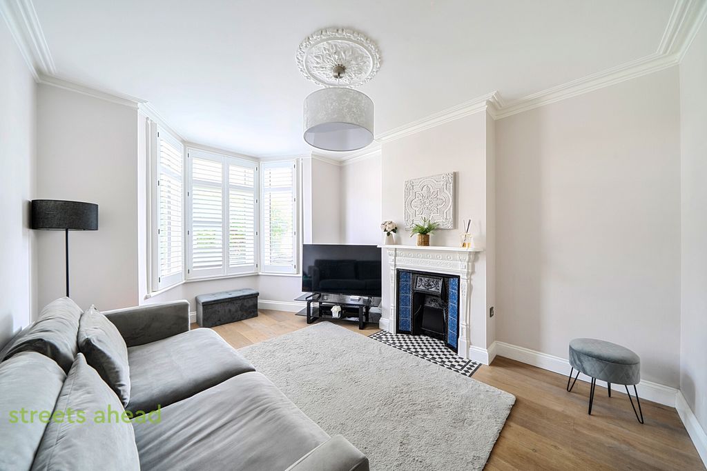 Property photo 2 of 16 8377Dac6-B30E-40d...