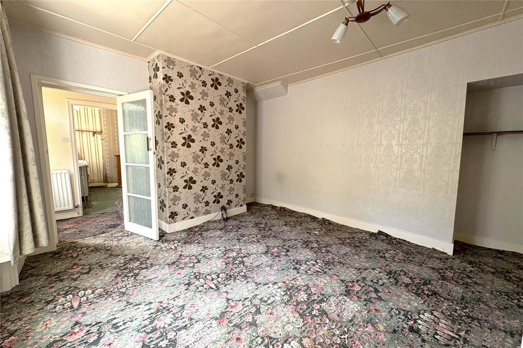 Property photo 2 of 16 Living Room