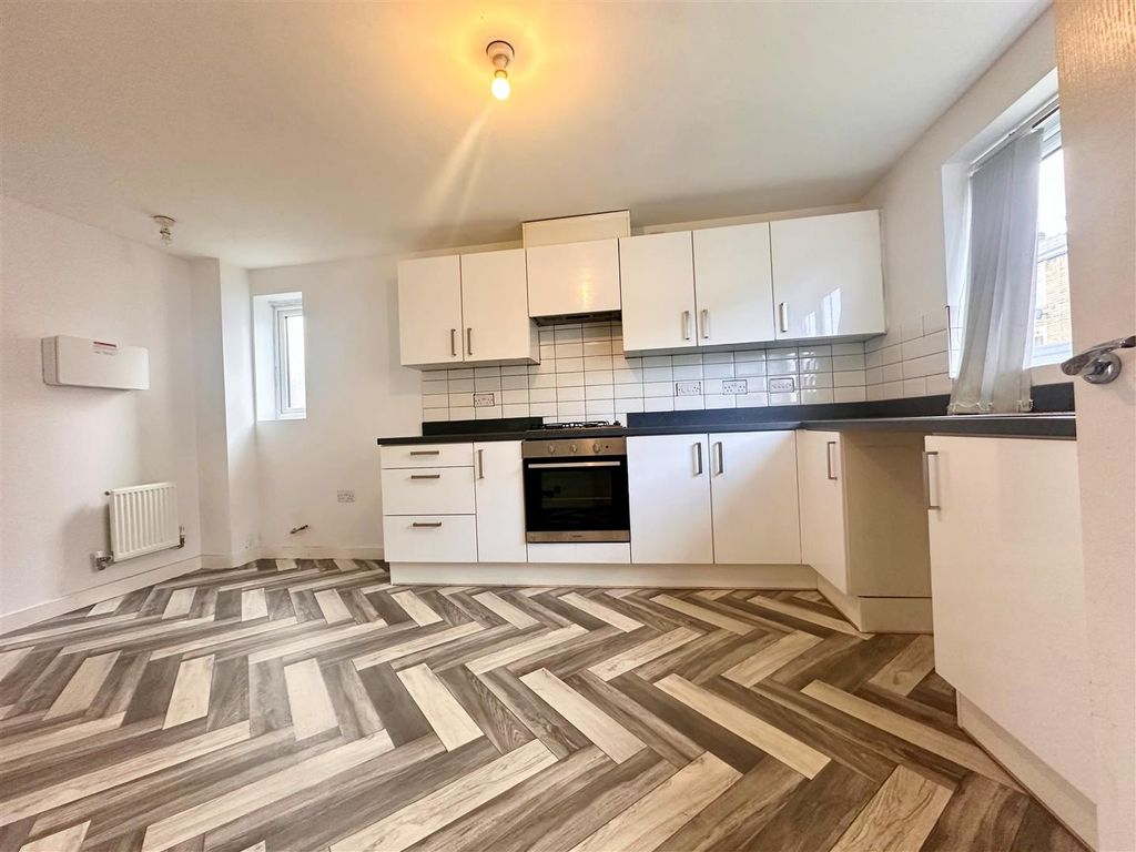 Property photo 3 of 12 2.Jpg