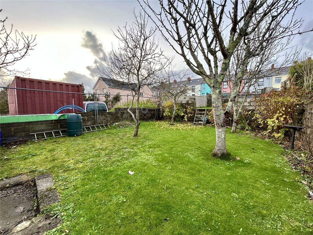 Property photo 2 of 7 Picture No. 04