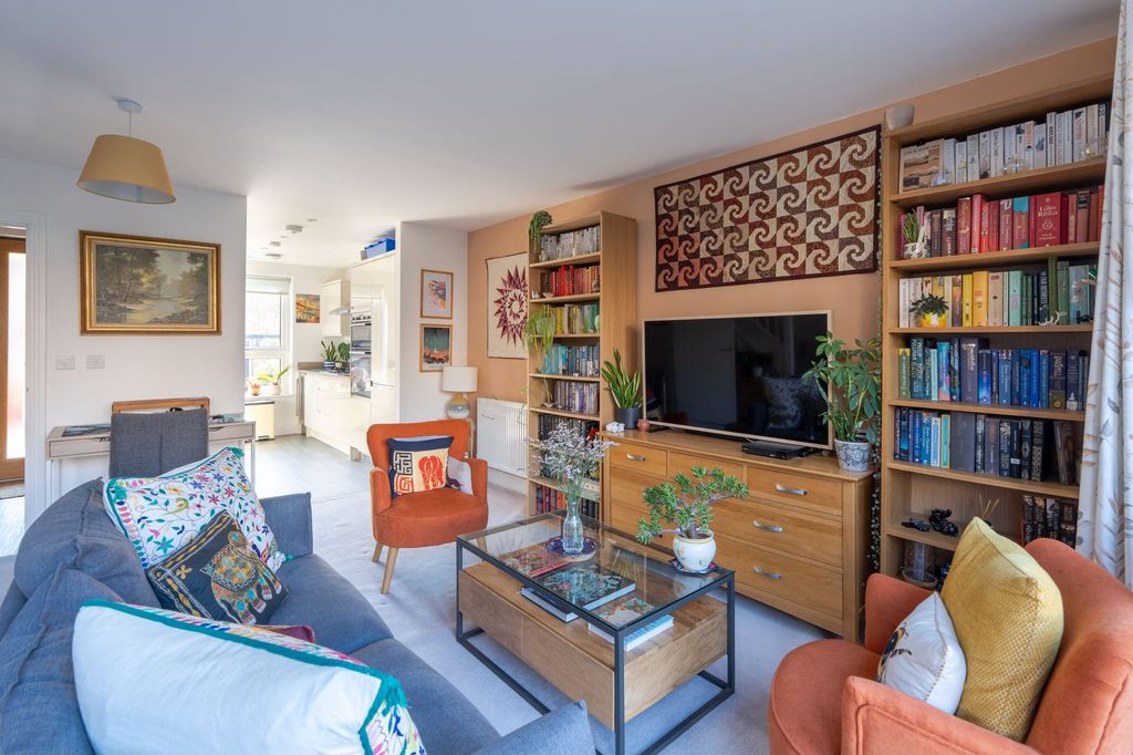 Property photo 3 of 14 Reception