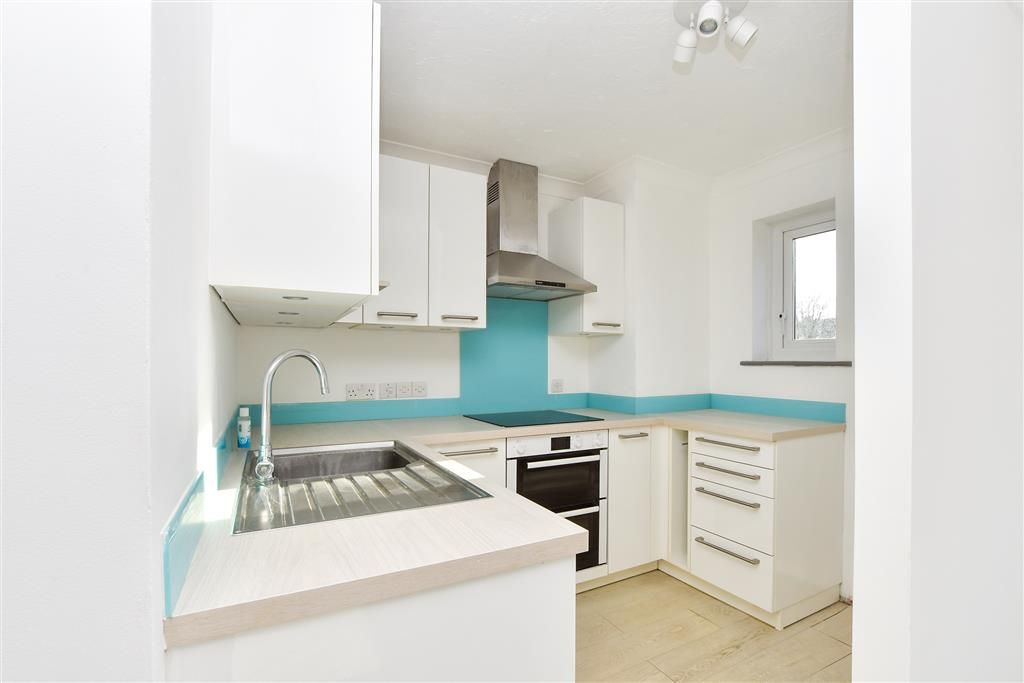 Property photo 1 of 8 Kitchen