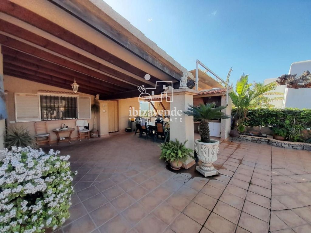 Property photo 2 of 50