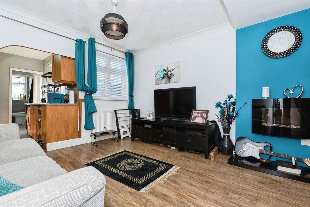 Property photo 2 of 14