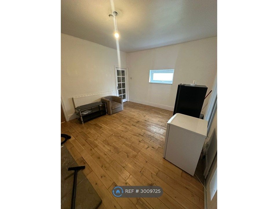 Property photo 3 of 25