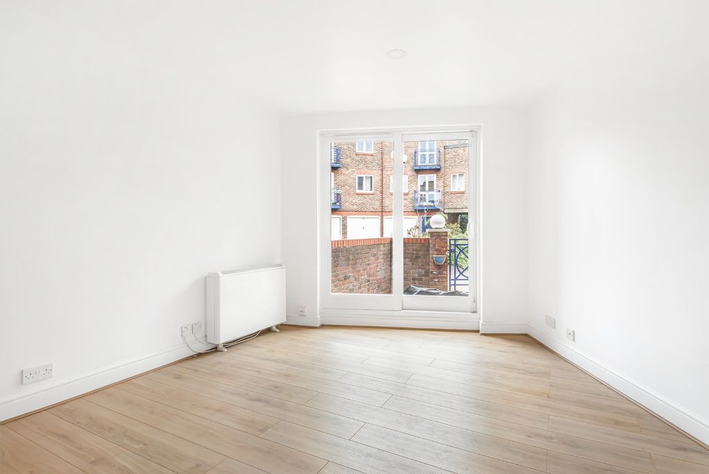 Property photo 2 of 6 Picture No. 03