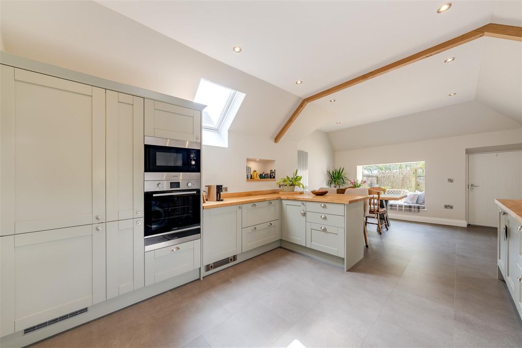 Property photo 3 of 33 15_Duns_Road_Swinton-5.Jpg