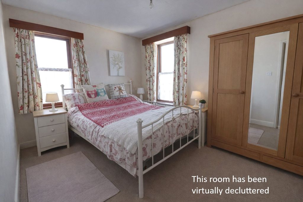 Property photo 3 of 10 3 - Picture No. 05