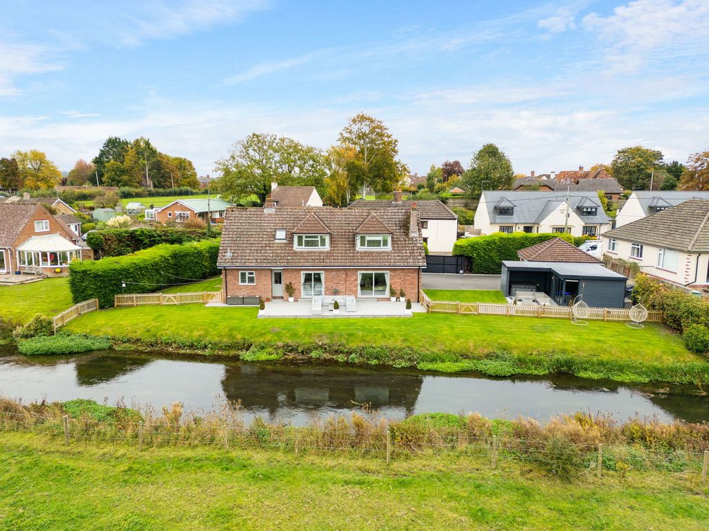 Property photo 1 of 32