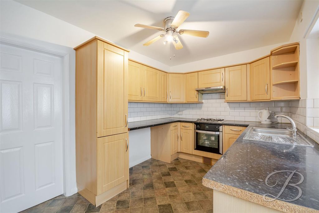 Property photo 3 of 33 Eqshiohwauwedxpt3Azu7G.Jpg