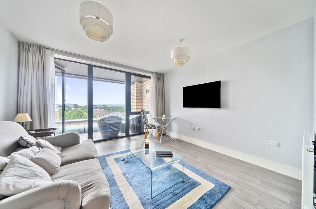 Property photo 1 of 13 1318435-4-6865147...