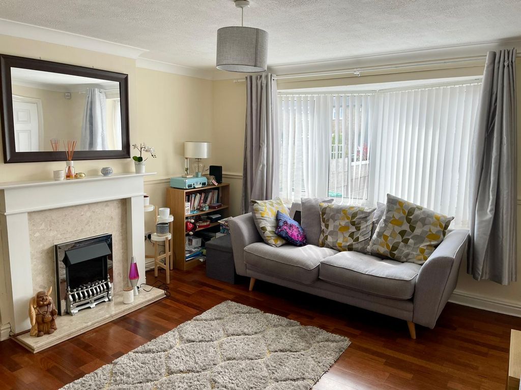 Property photo 3 of 11