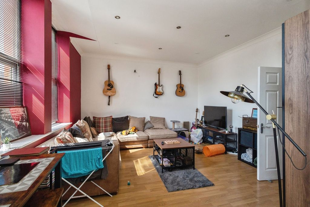 Property photo 2 of 19 Pbox-Img.Jpg