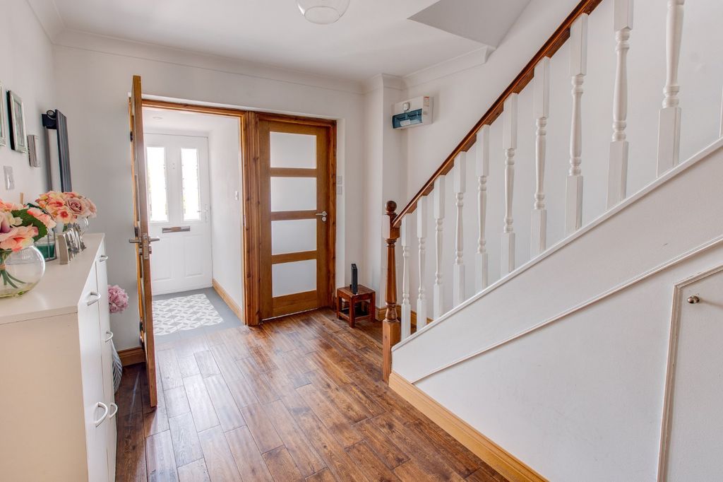 Property photo 2 of 18 Picture No. 02