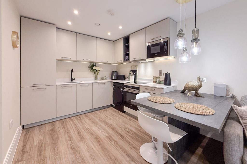 Property photo 2 of 18 5088523