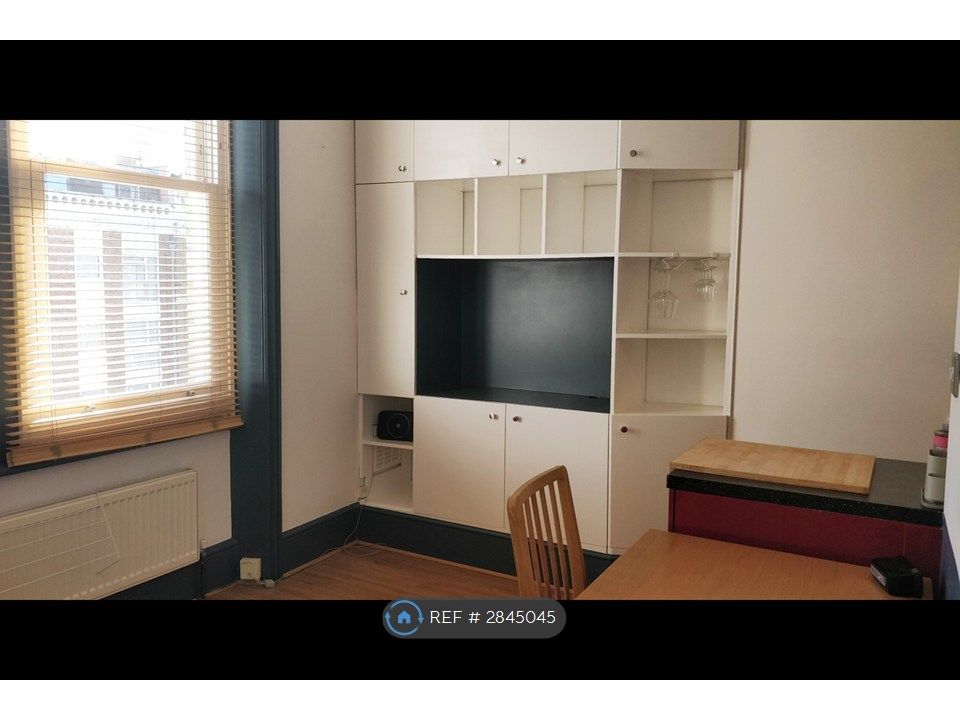 Property photo 3 of 18 Lots Of Storage Space