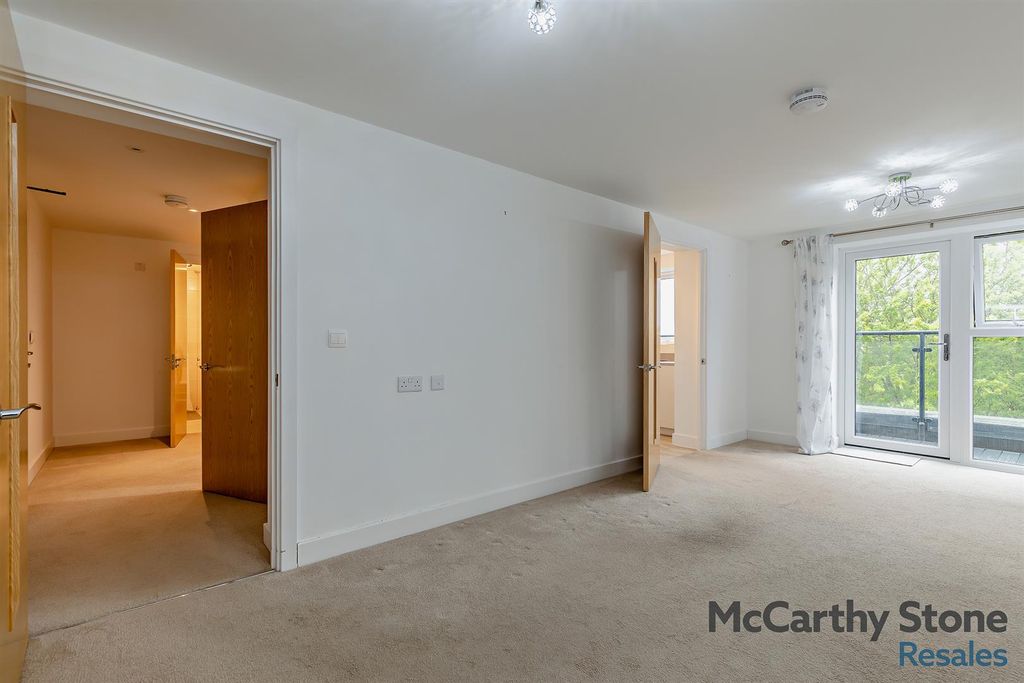 Property photo 3 of 24 8656780-Interior04-800.Jpg