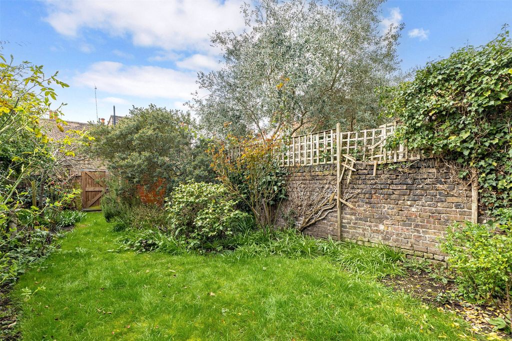 Property photo 3 of 28 Picture No. 32