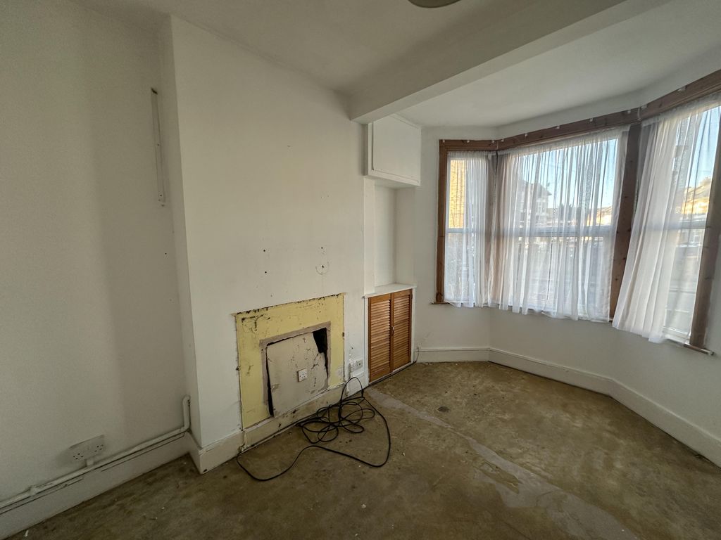 Property photo 3 of 8 Img_6084.Jpg