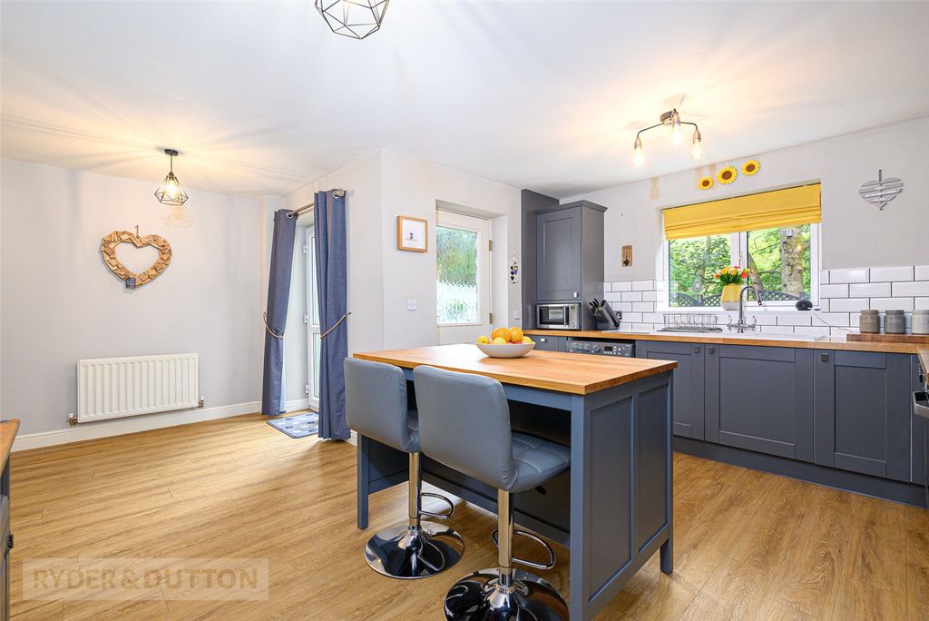 Property photo 3 of 27 Picture No. 10