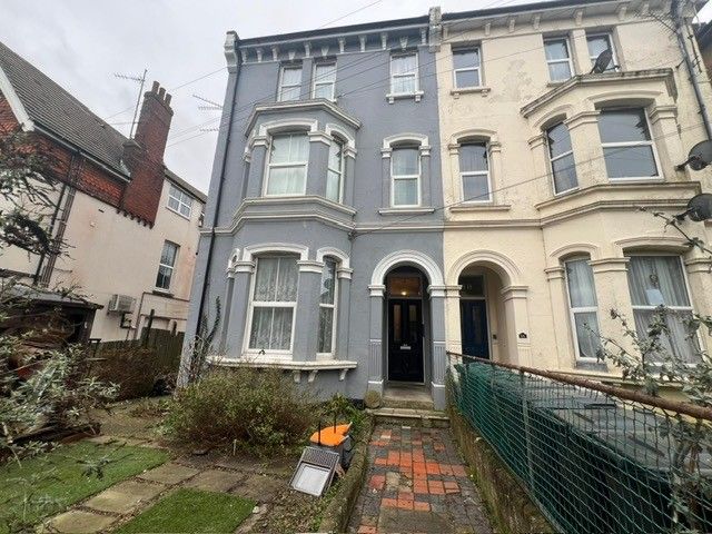 Property photo 1 of 5 Front